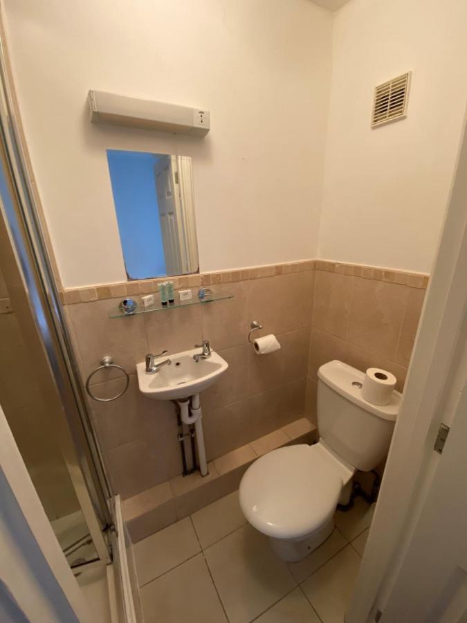 Contractors Guest House High Wycombe Dış mekan fotoğraf